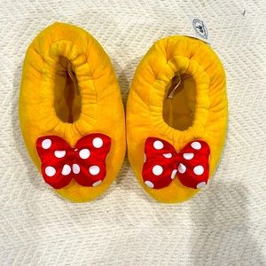 Minnie Mouse slippers. Adult size small